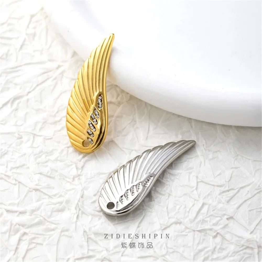 

Jewelry DIY Handmade Material 316 Titanium Steel Seiko Plated 18k Gold Silver Three-dimensional Diamond-encrusted Wing Pendant