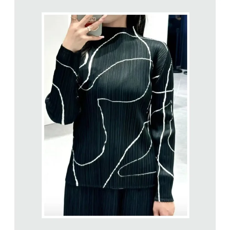 Koszulka plisowana Miyake 2025 Artystyczne Paski Koszulka z długim rękawem Plisse Moda Damska Projekt Plisowana Bluzka Nowa Jesienna Odzież