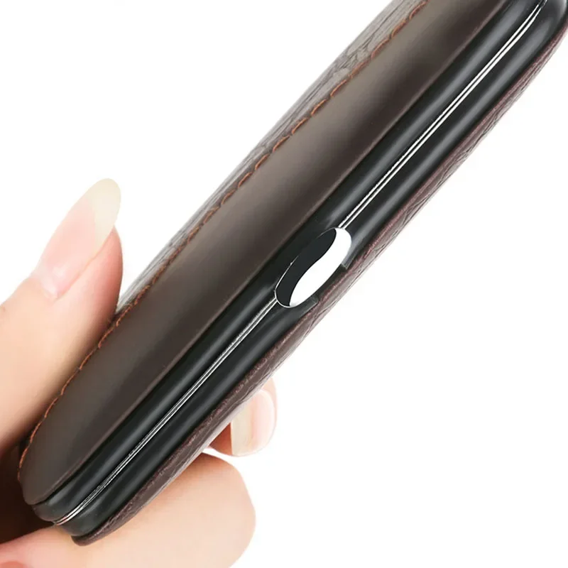 Zestaw do manicure i pedicure 7 szt. ze stali nierdzewnej w pudełku: nożyczki, cążki do skórek, przenośny obcinacz do paznokci u rąk i nóg.