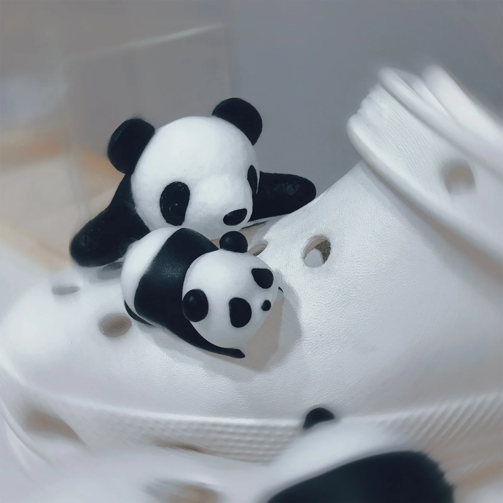 Sandalias estereoscópicas de dibujos animados para niños, accesorios para zapatos de bebé con Panda, decoración con agujeros, 1 piezas