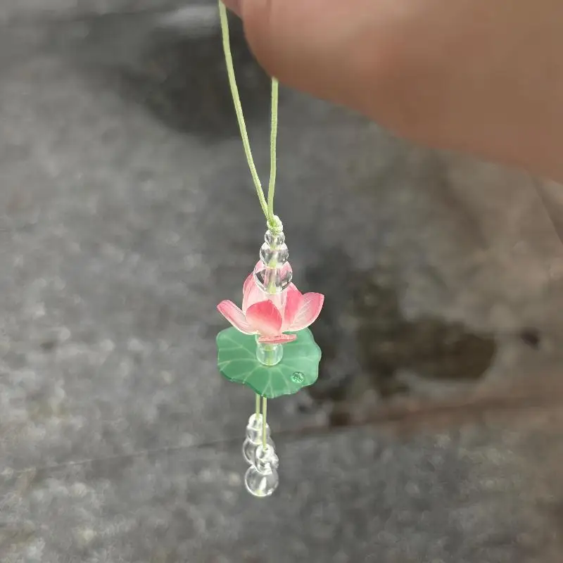 Exquisiter Sommer-Handyanhänger mit rosa Lotusblüte, modischer, perlenbesetzter Schlüsselanhänger mit simulierter Blume, Auto-Ornament für Damen, Taschendekoration – Detail 7