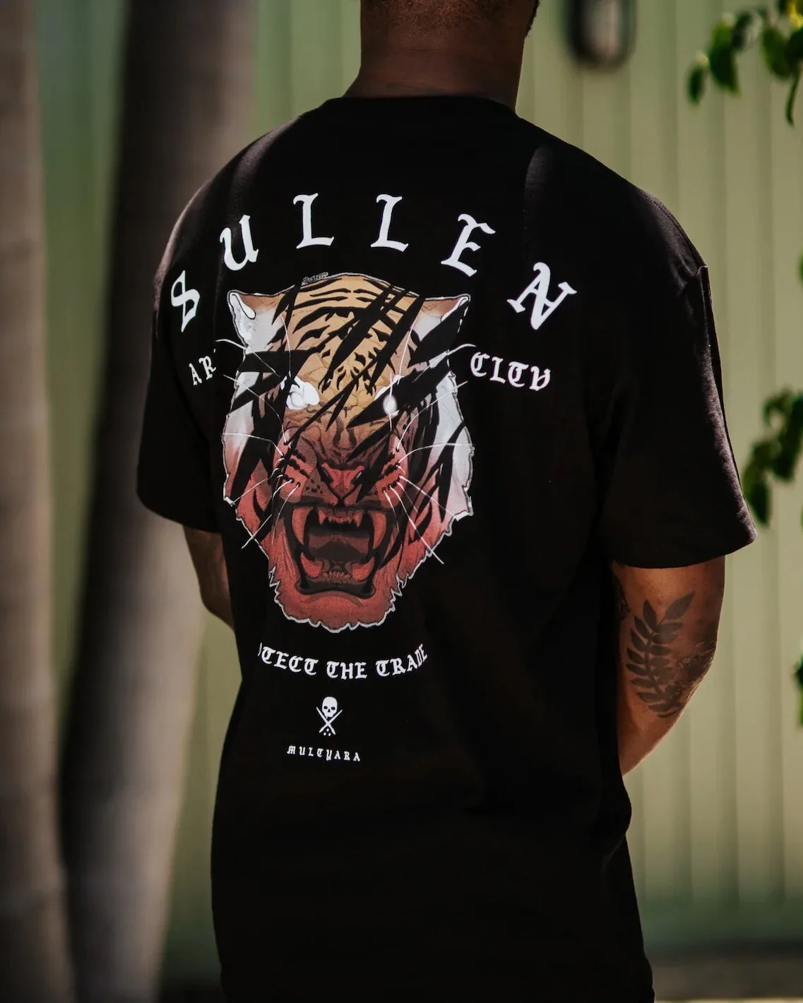 SULLEN CLOTHING PREDATOR STANDARD T-SHIRT (XL)