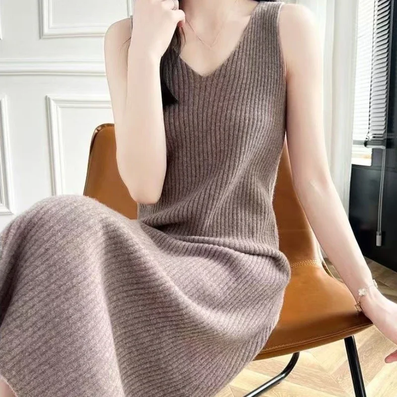 Abito lungo lavorato a maglia Solido scollo a V Primavera Autunno Nozioni di base Abiti semplici da donna Moda coreana Abiti senza maniche Mujer