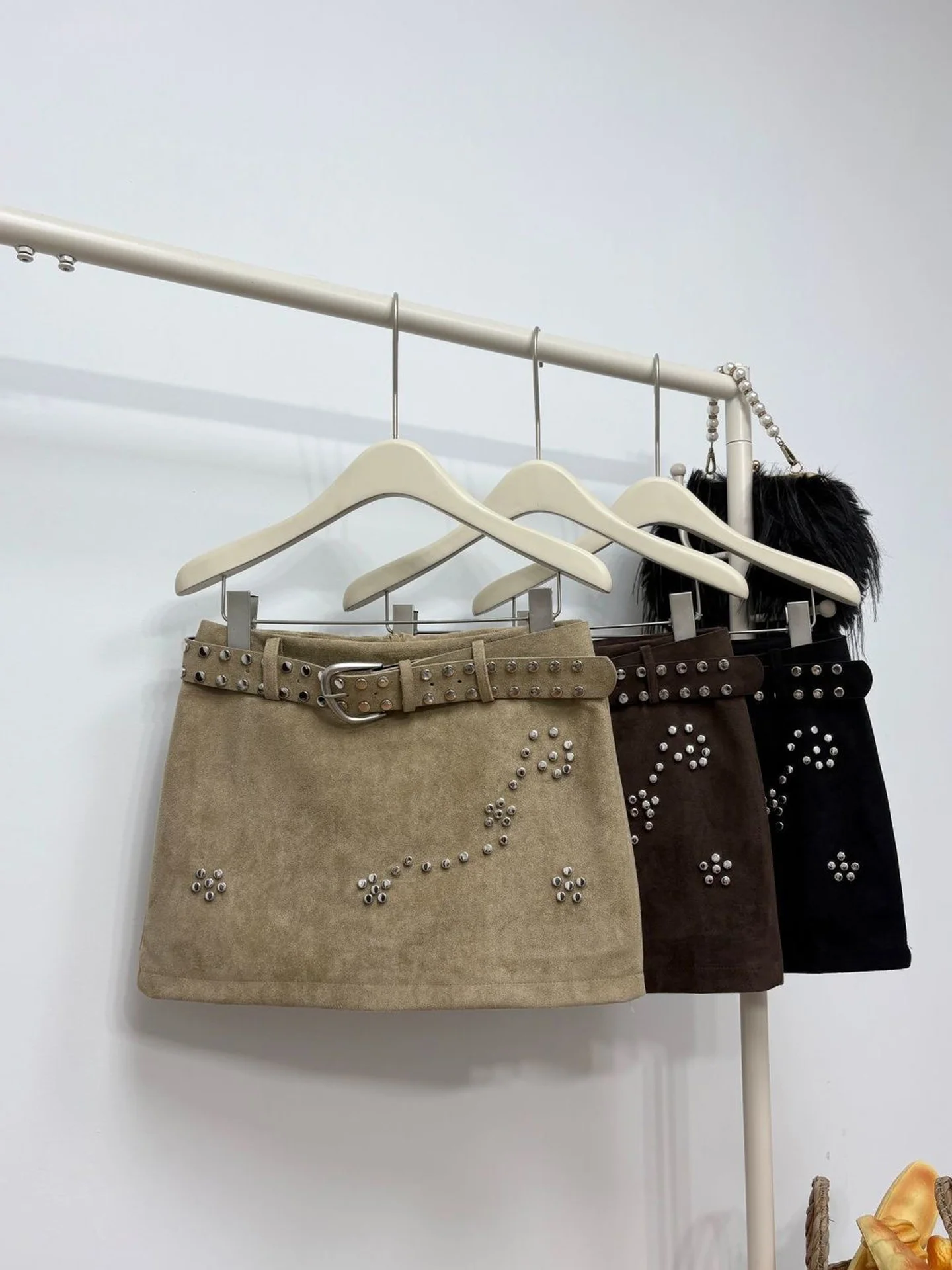Cool Sweet Spicy Short Skirt Women's Suede Half-length Skirts Autumn New Design Heavy-duty Rivet Short Skirts Korean Style Co...