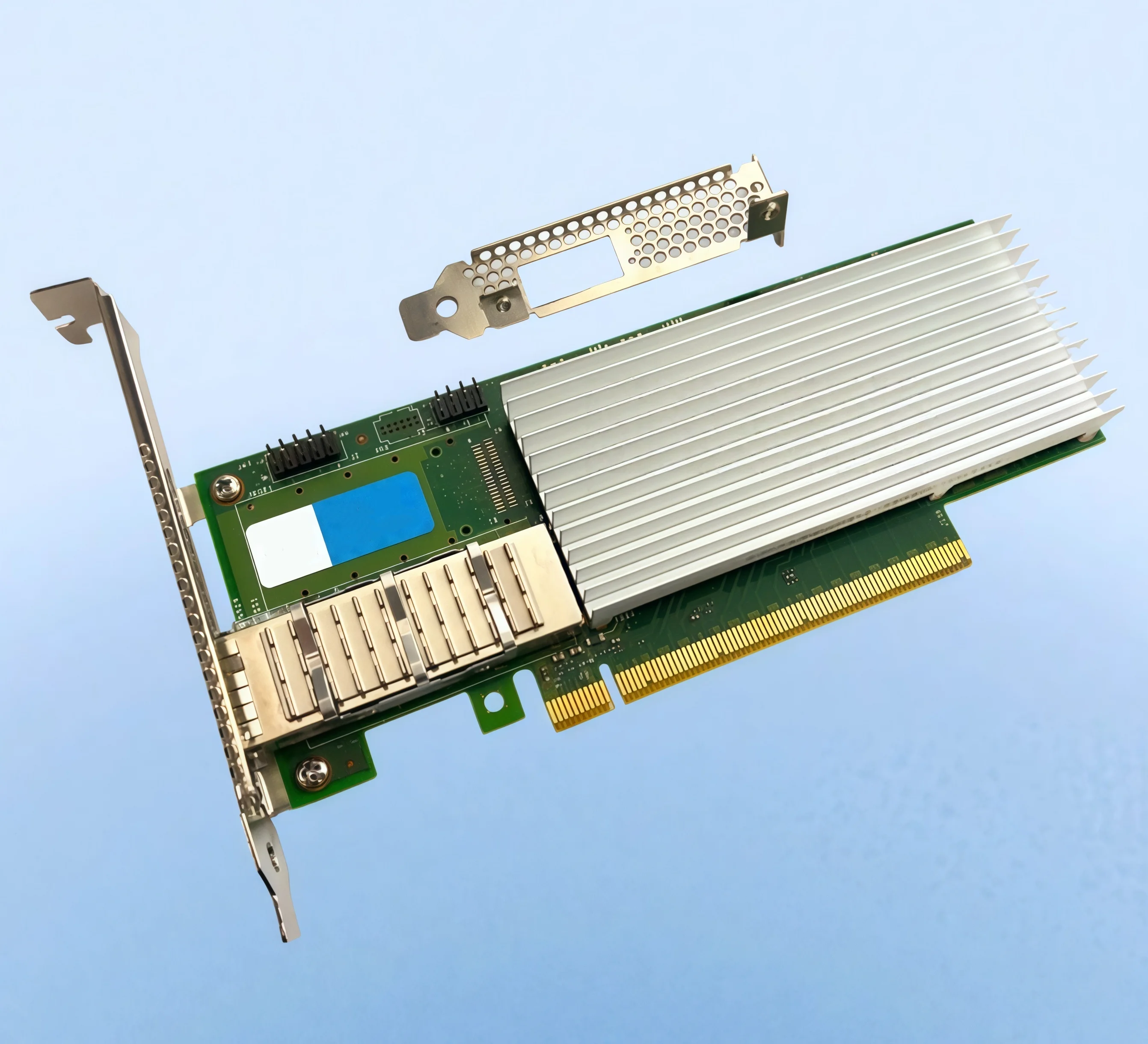 

Совершенно новая оригинальная сетевая карта E810 с чипом E810-CQDA1, 100G, с одним оптическим портом для сервера.