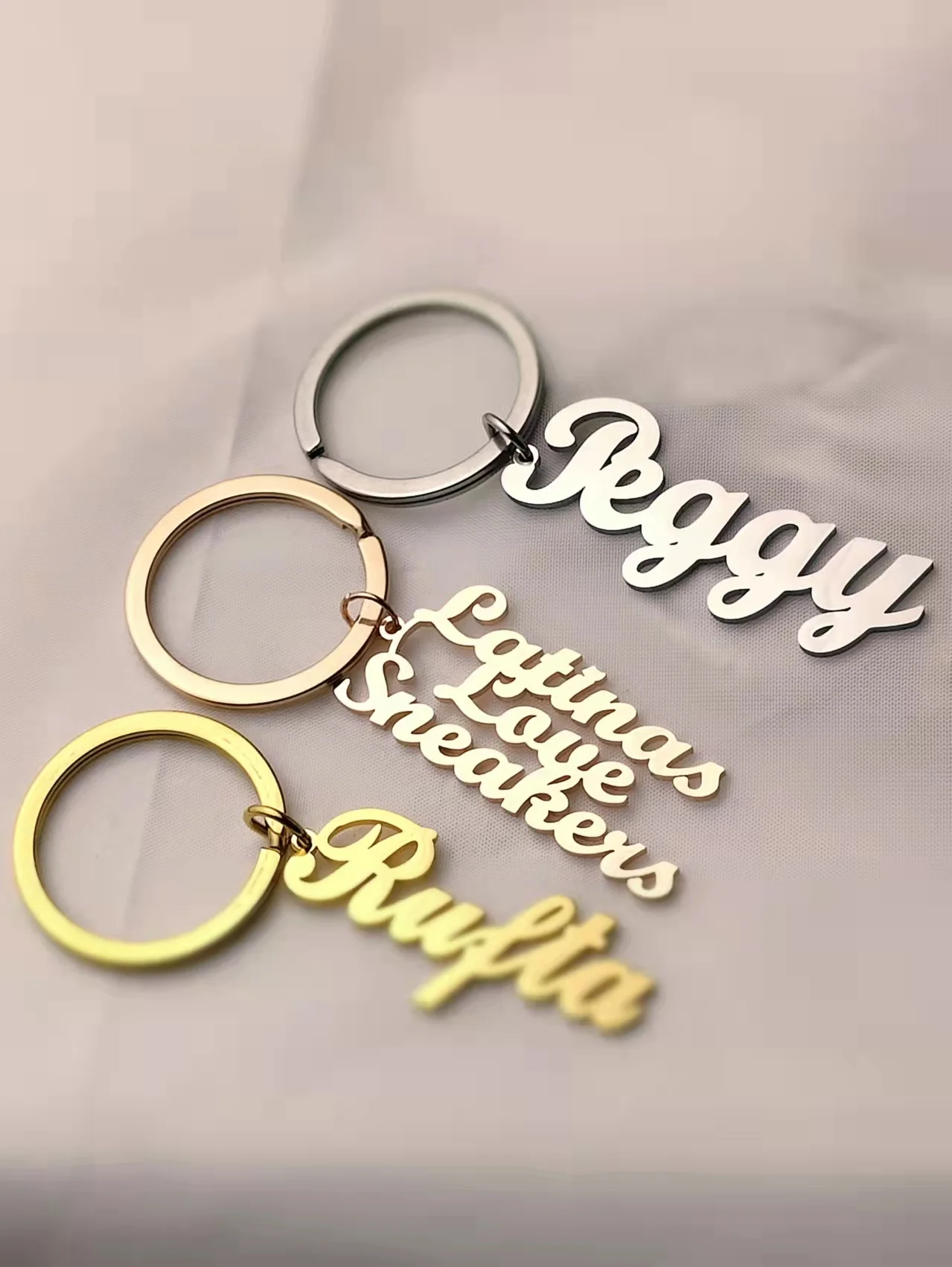 Custom Name Keychain Personalized Stainless Steel Pendant Keychains for Women Men Customized Nameplate Keyring Jewelry Gifts