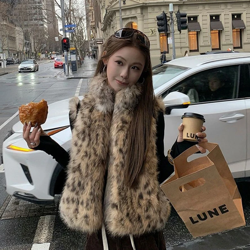 Chic Leopard Women Faux Fur Vest Stand Collar Fleece Jacket Sleeveless Winter Warm Plush Streetwear Retro Outerwear Top