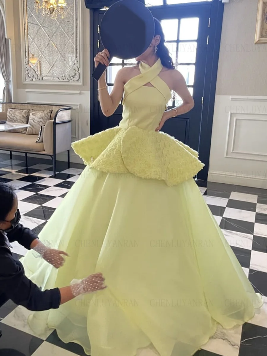 Yellow Lace Formal Occasion Dresses 2025 Customized Halter A-line Long Ball Gowns Zipper Elegant Fashion Evening Party Gowns