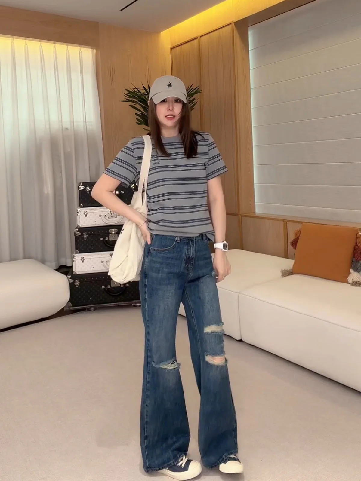

Washed Vintage Denim Jeans High Waist Bell Bottoms Spring Summer Women's Fashion Tear Hole Casual Cotton Blue Jeans