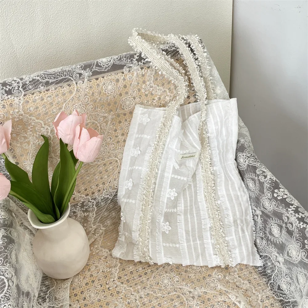 

Large Capacity Flower Lace Female Shopping Bag Embroidery Design Women's Shoulder Bags Portable Sweet Girls Travel Tote Handbags