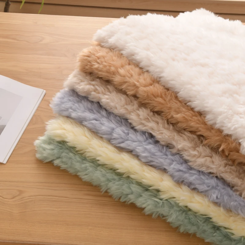 

25x45m Curly Plush Fabric Soft Fluffy Imitation Rabbit Fur Embossed Fabric Clothing Plush Toy Handmade Sewing Material