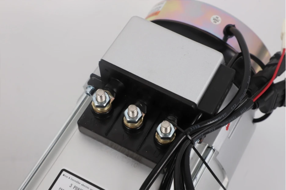 Motore per carrelli da golf per auto elettriche con motore CA 72V 7,5KW AQHT7.5-4104C per carrello da golf per auto turistiche elettriche