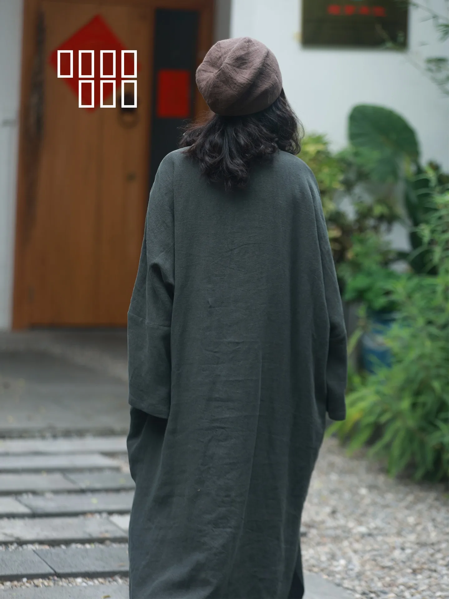 

Свободное длинное китайское платье из экологичного льна в стиле дзен с цветочным узором и завышенной талией