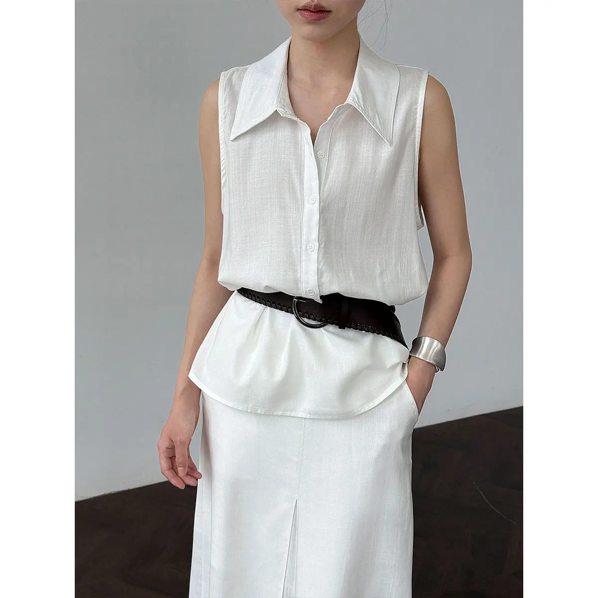 

Cotton and linen retro loose sleeveless shirt+pleated skirt for women, Xia Xin looks slim with belt, women 2-piece set, 2025 new