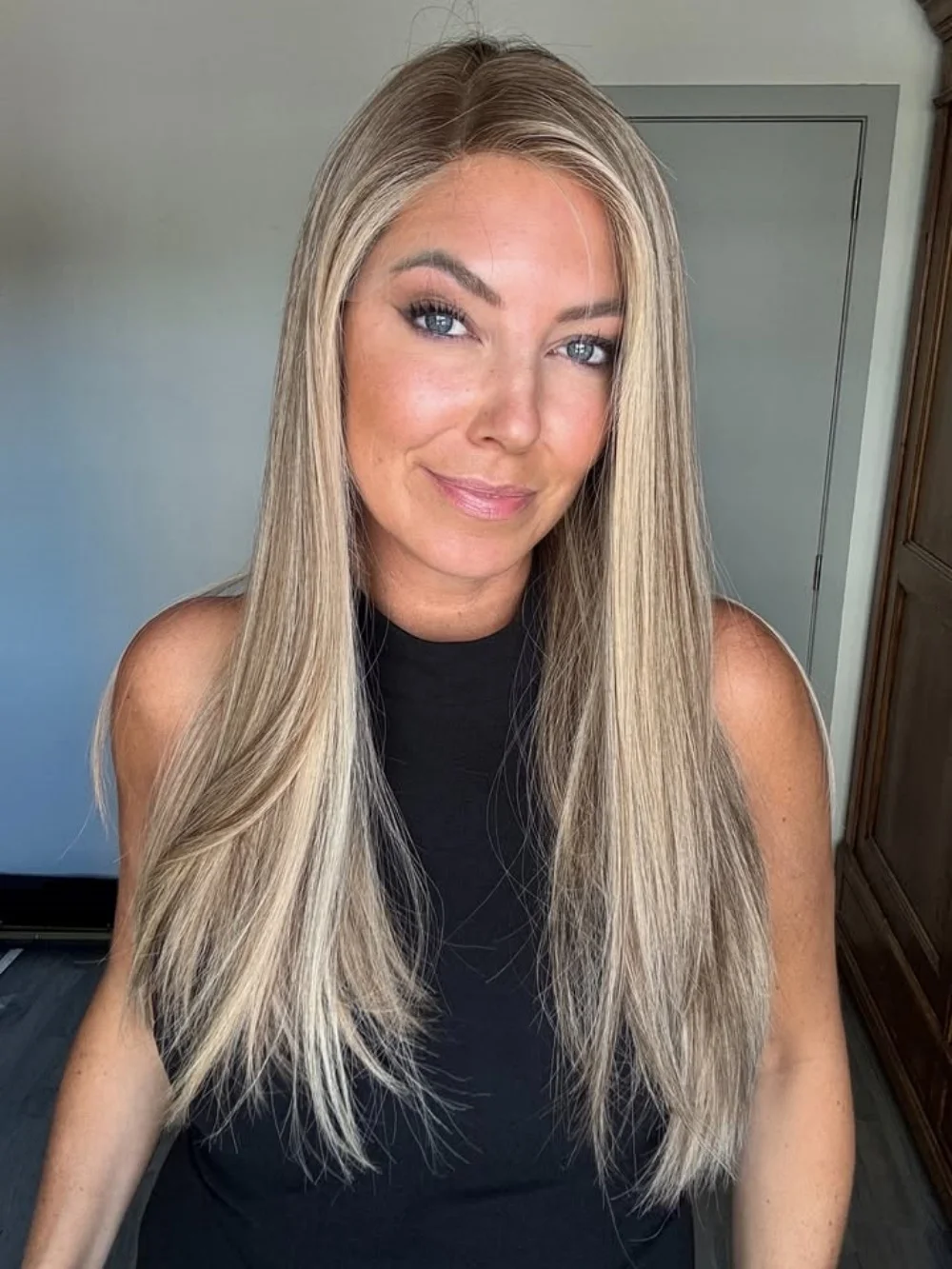 Ash Grey Blonde Balayage Long Straight Synthetic Wig with Baby Hair High Heat Fibre Blend Human Hair Wigs for Women Daily Look