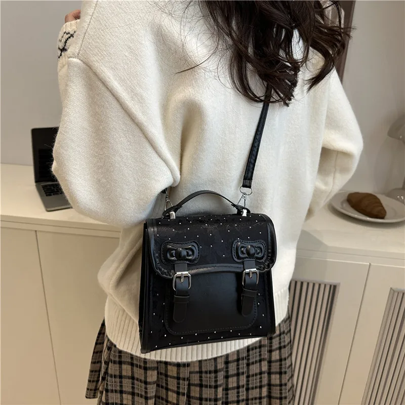 New autumn 2025 backpack for women fashionable and casual hand-held Korean student bag luxury design