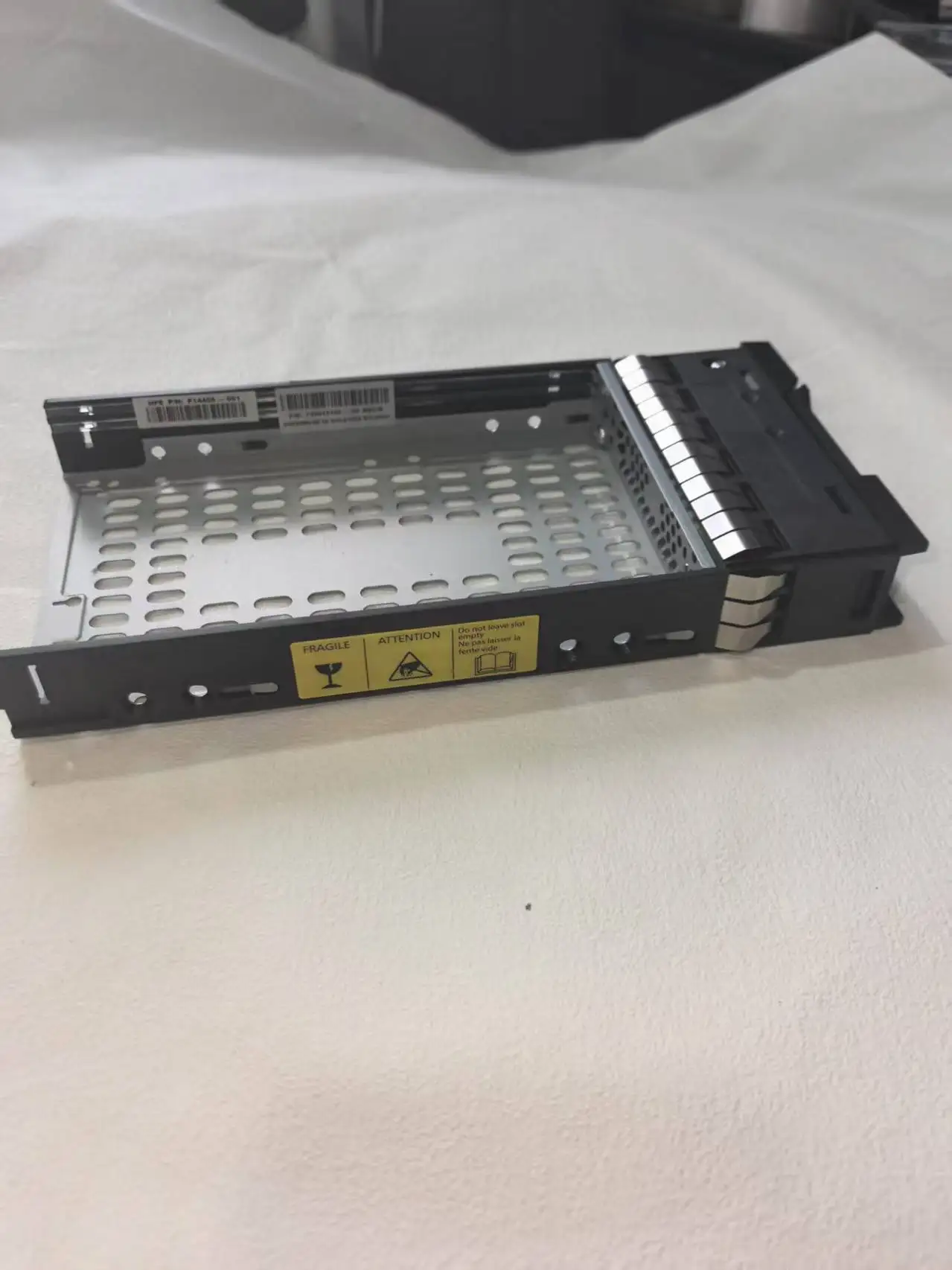 ถาดฮาร์ดไดรฟ์สําหรับ 3.5 "ไดรฟ์ลิ้นชักสําหรับ 2060 1060 P14406-001 Hotswappable กรณี 3.5 นิ้วถาด