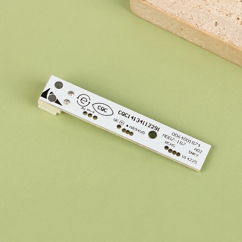 قطعة واحدة من شريط الضوء LED لثلاجة الفريزر هاير 0064001874   ملحقات أجزاء إضاءة الثلاجة LED