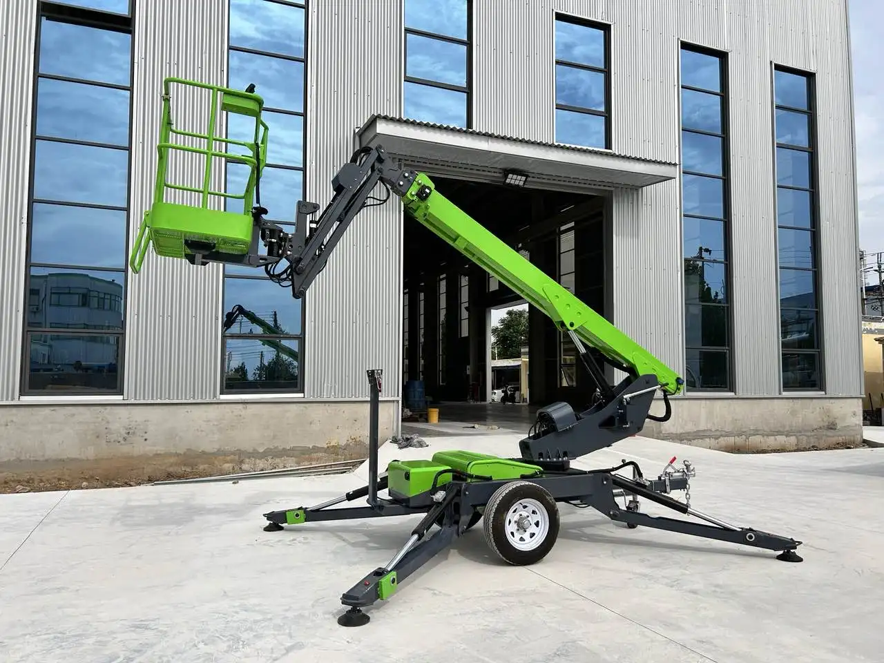 Telescopic Articulated Towable Boom Lift Hydraulic Cherry Picker Spider Boom Lift 16m 200kg Aerial Manlift