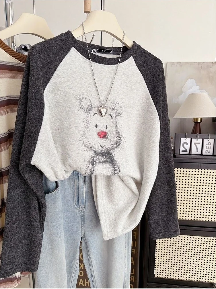 

plus Size Women's Thickened Long Sleeve T-Shirt Autumn Winter Loose Fit Cartoon Velvet Shoulder Insertion Casual Inner Wear