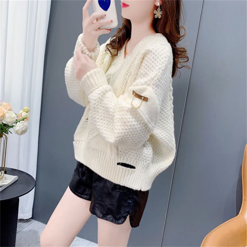 

Women's V-neck Sweater With Noles 2025 New Autumn Winter Female Undershirts Shirt Korean Version Of Short Knitwear Jacket