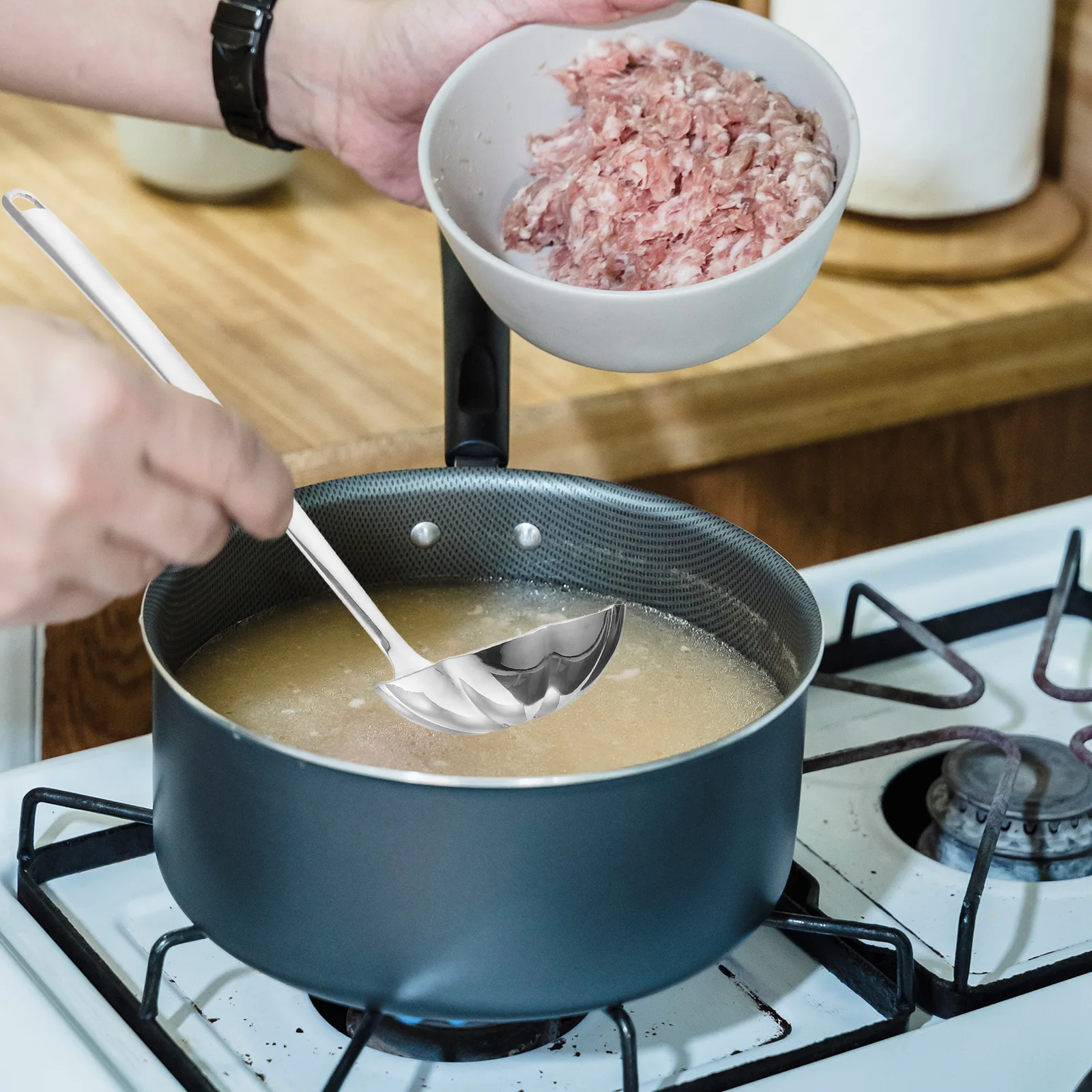 

Stainless Steel Soup Spoon Oil Separator Ladle for Hot Pot Kitchen Accessory Smooth H Filter Spoon Creative Shape Hanging