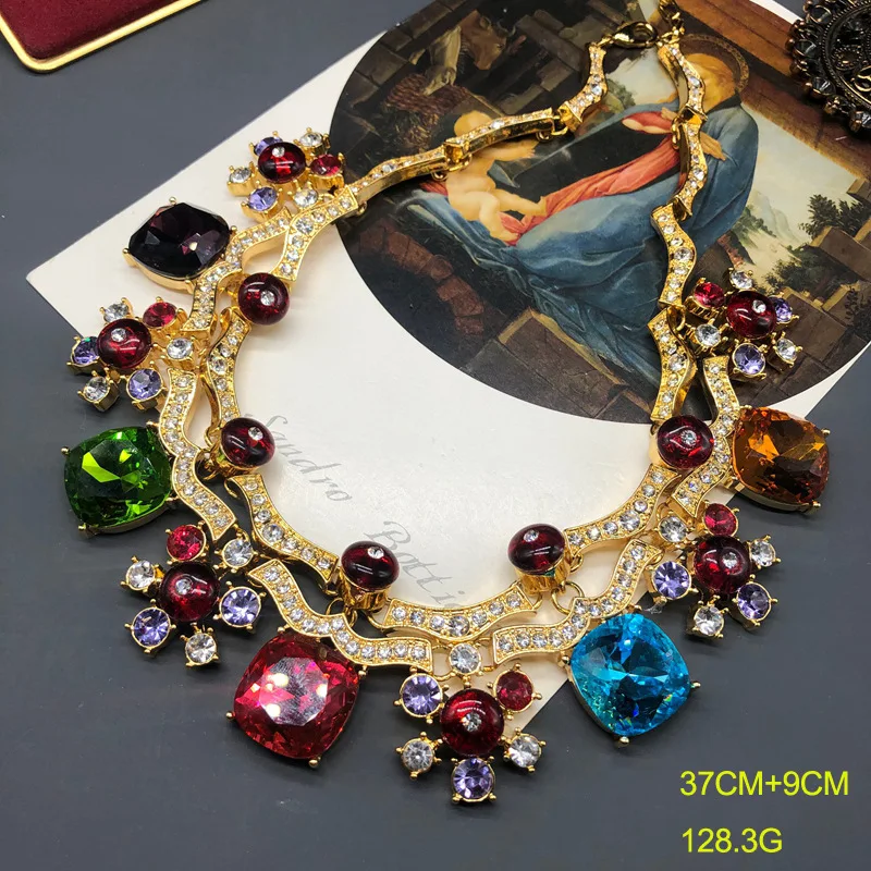 

Vintage Court Style Rhinestone Ladies Necklace
