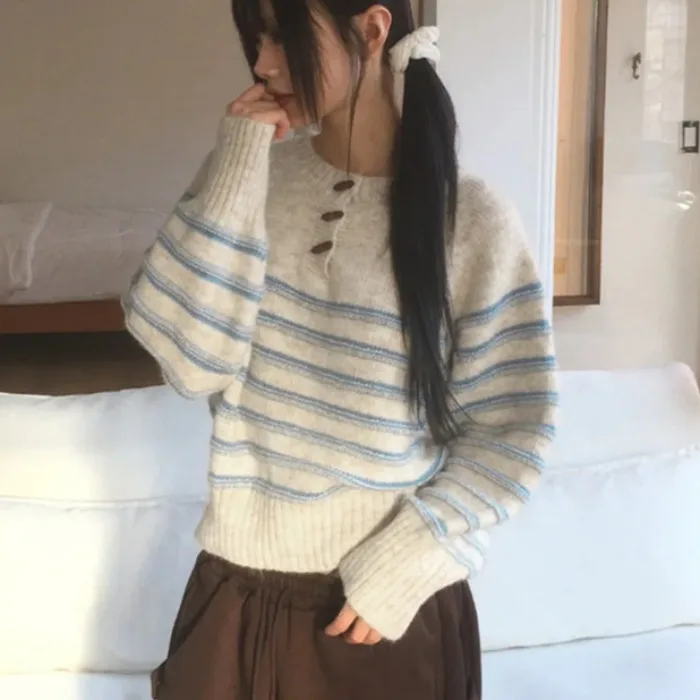 レディースニットセーター、木製ボタン付き、ラウンドネック、レトロトップ、ソフトな格子柄、秋と冬に最適...