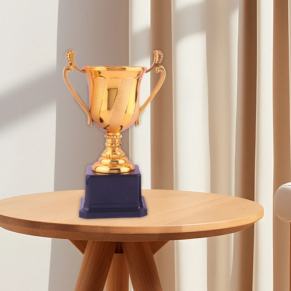 농구 축구 트로피 높이 17.5/22cm 게임 경기 트로피 핸들 및 베이스 파티 행사용 우승자 상 트로피