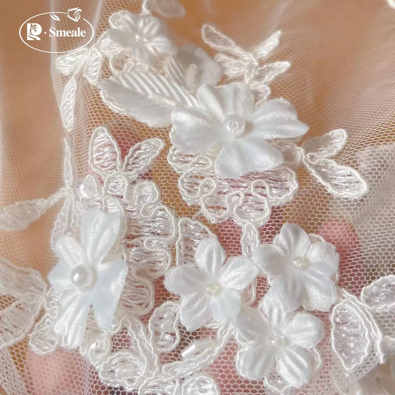 Elfenbeinweißer Rayon weicher Braut- und Hochzeitskleid-Schleierstoff. DIY handgefertigter Nähzubehör. 3D-Chiffon-Blumen-Perlen-Spitzenstoff RS35 – Detail 3