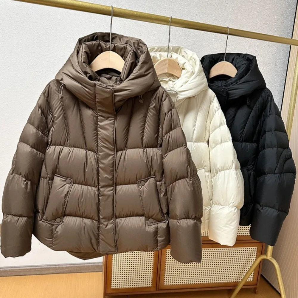 2025 neue Frauen Ultra Licht Warme Mit Kapuze Brot Puffer Unten Jacke Dicke Warme Parkas Lose 90% Weiße Ente Unten feder Mantel