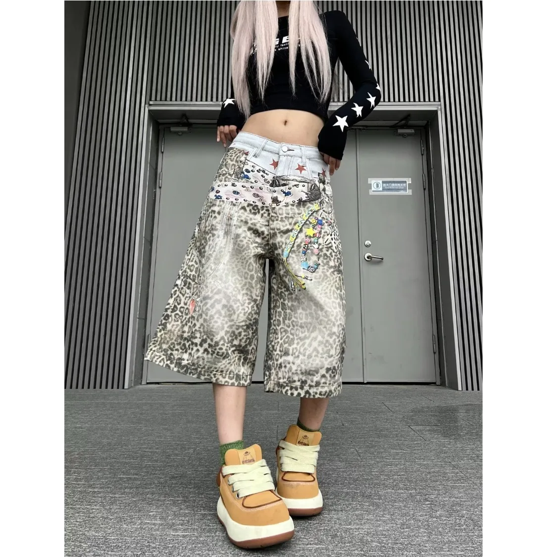 

Y2K Streetwear Women's Leopard Print High Waist Wide Leg Capris Baggy Graffiti Denim Shorts