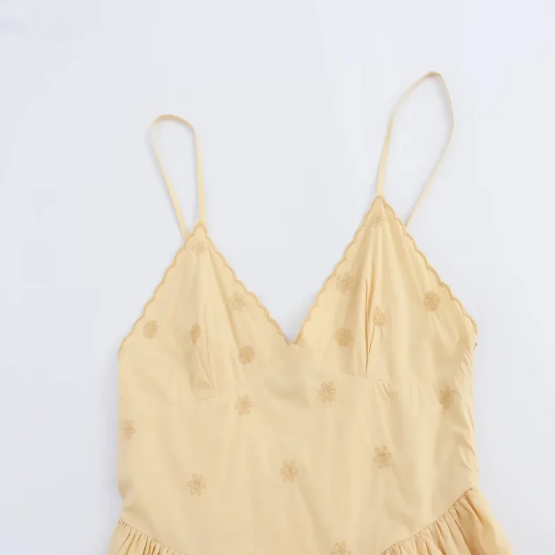 Vestido de Seda Bordado Versátil com Decote em V para Mulheres, Novo Lançamento de Moda Casual para o Trabalho Verão 2024