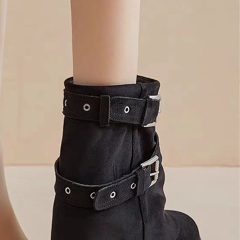 الشقق النساء الأحذية أحذية مصممين امرأة 2025 الشتاء الاتجاه الرياضة حذاء كاجوال موضة أحذية بوت قصيرة المشي حذاء رياضة Mujer الثلوج بوتاس