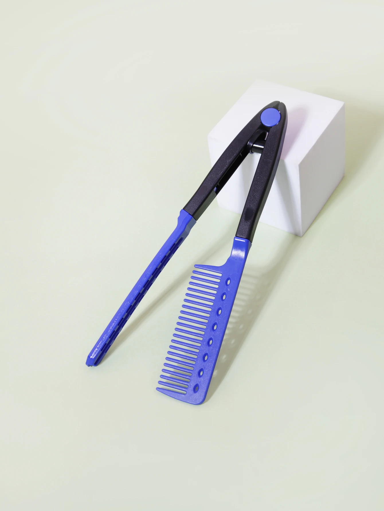 1pcs flat comb straight hair salon hair brush comb beauty styling straightener V-shaped straight hair comb straightener