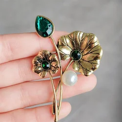 Women Elegant Classic Lotus Leaf Lily Crystal Pins Brooches Vintage Simple Design Lady Plant Party Wedding Corsage Accessories