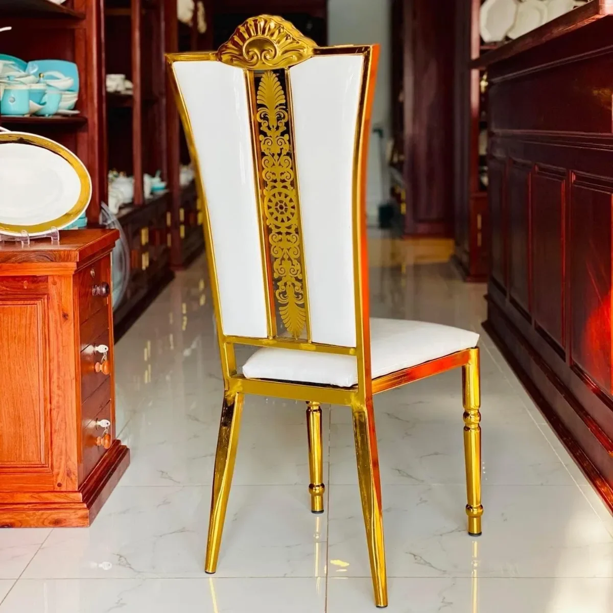 

-Wholesale Outdoor Furniture Wedding Dining Chiavari Metal Chair for Garden Banquet Chair