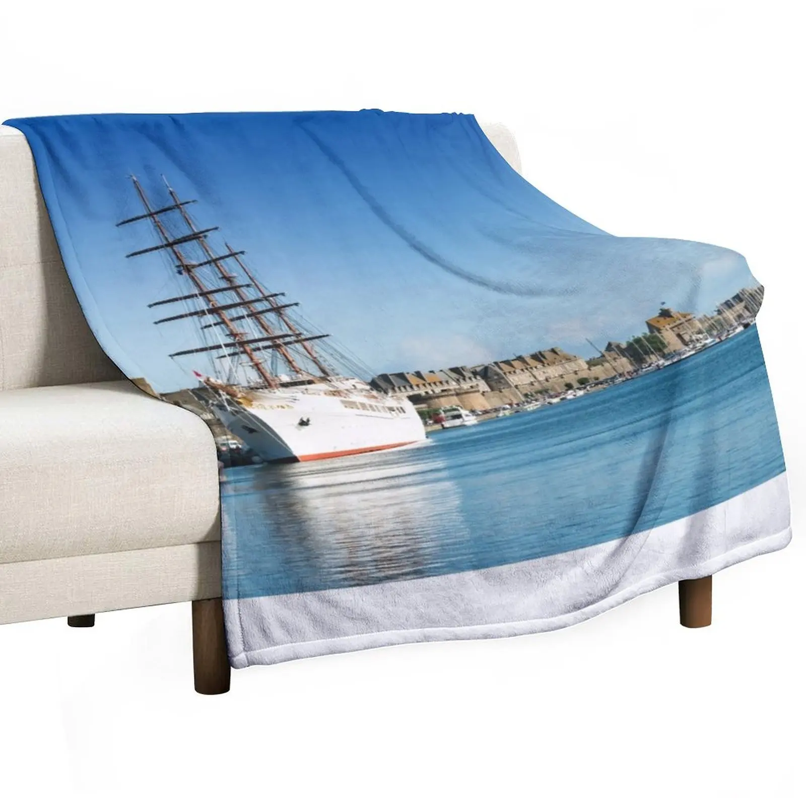 Sea Cloud II في Saint Malo Throw Blanket سرير حراري عتيق لبطانيات الشتاء #3