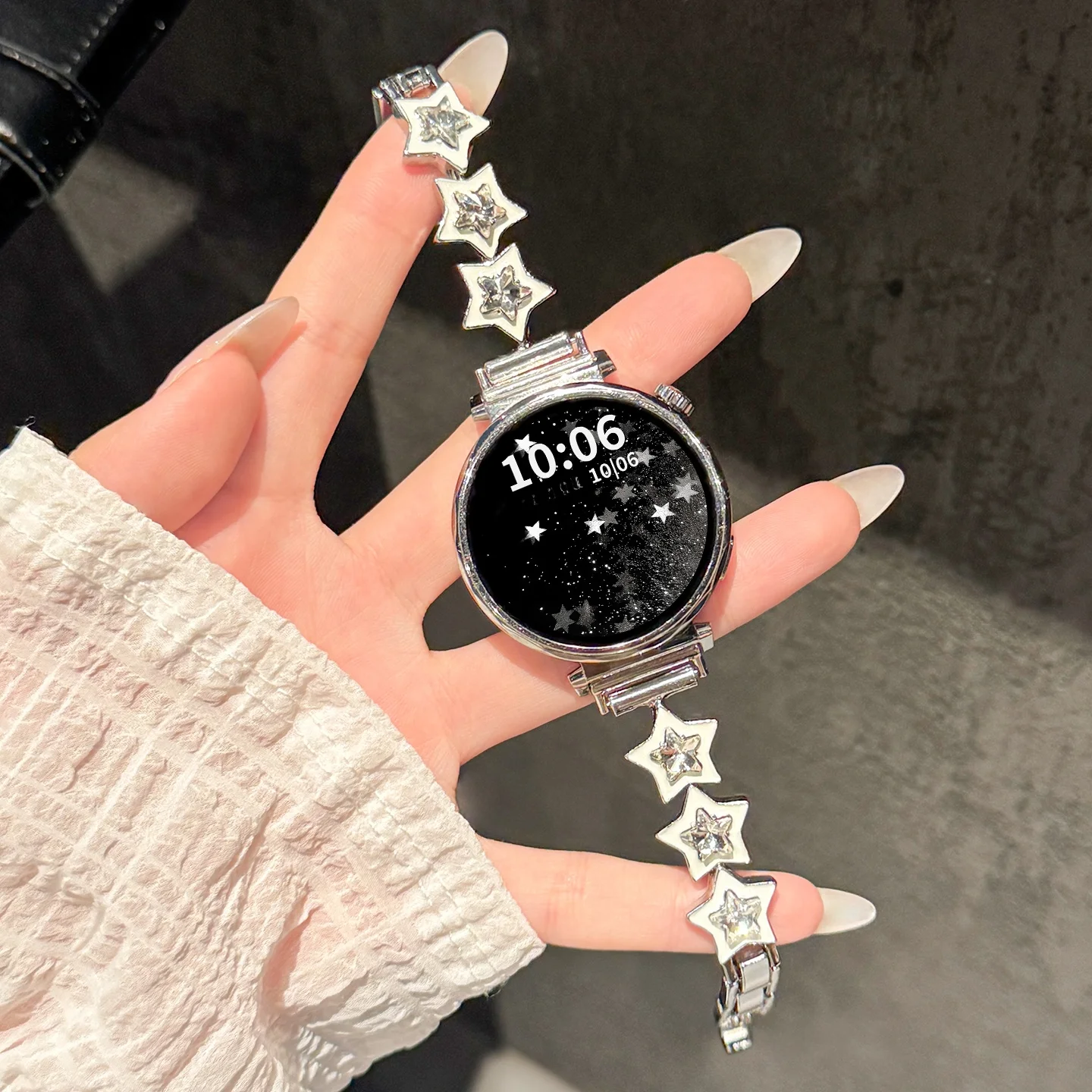 

Pentagram studded diamonds are suitable for fashionable watch straps of 22mm/20mm/18mm on Huawei GT5/GT5 Pro/GT4/GT2/3/4
