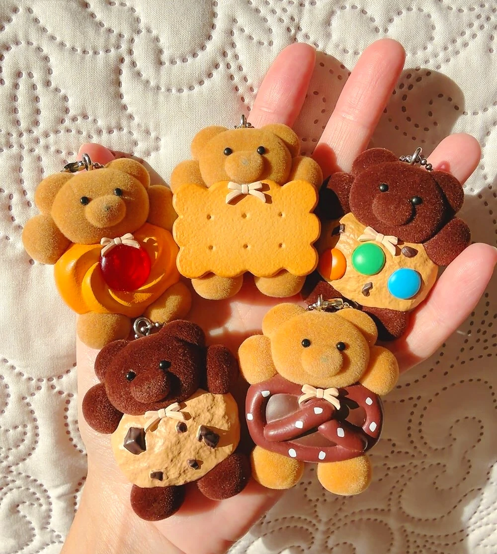 Qualia capsulespeelgoed schattige massaal Beer Mailey Salon Cookie Mascot Sandwich Aardbeienjam Chocolade Pretzel BC hangende figuren