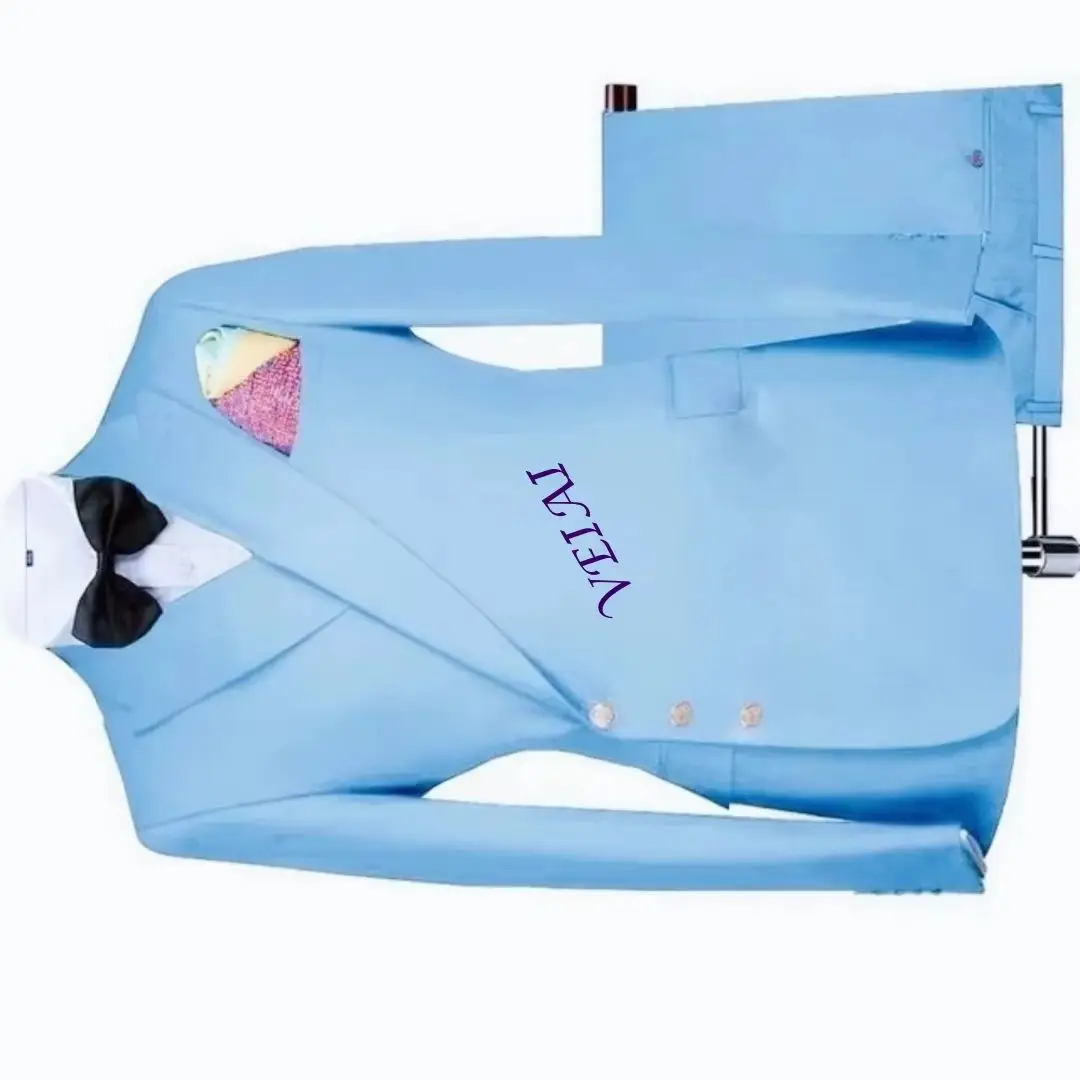 

Элегантный мужской костюм-двойка: двубортный пиджак с острыми лацканами и брюки для деловых встреч, свадеб и торжественных мероприятий