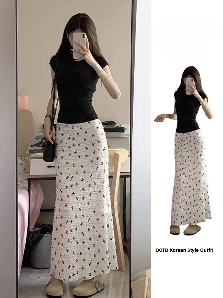 Floral Print Halter Neck Short Skirt Women's Summer New Style Sweet And Spicy Matching Two-Piece Set Long Fish Tail Skirt