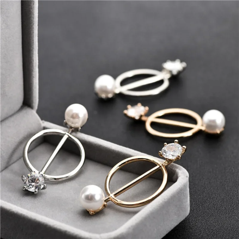 Fashion Scarves Buckle Women Brooches High-Grade Scarfs Buckles Stainless Steel Ring Scarf Clip Metal Brooch Pearl Crystal 2022