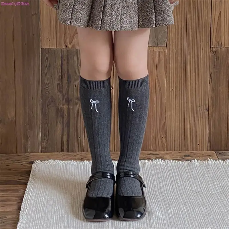 D0JC Breathable Comfortable Children's Stockings Baby Girls Adorable Bowknot Middle Tube Socks for School Daily Parties