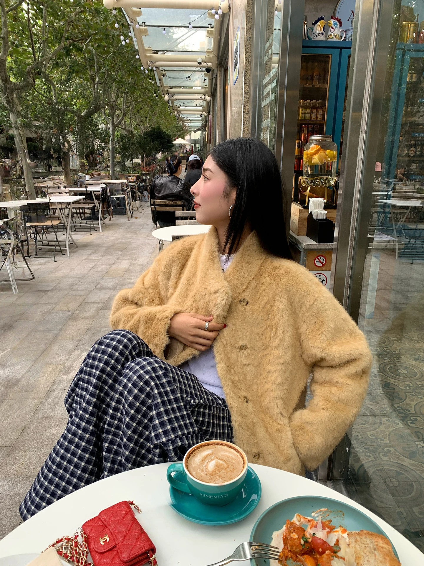 

Экологичная женская куртка из искусственного меха и кожи, новинка 2025 года, укороченная модель для невысоких женщин