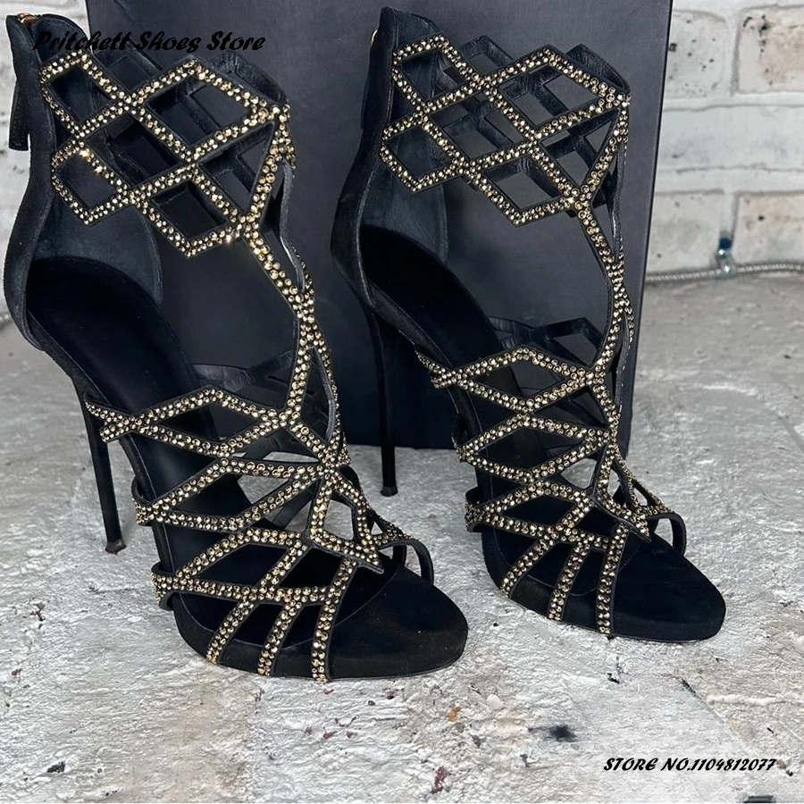 صنادل نسائية بكعب ستيليتو مفتوحة من الألماس مقطوعة بالليزر على الموضة الأوروبية الأمريكية أحذية مجوفة مدببة أحذية الحفلات والتاريخ