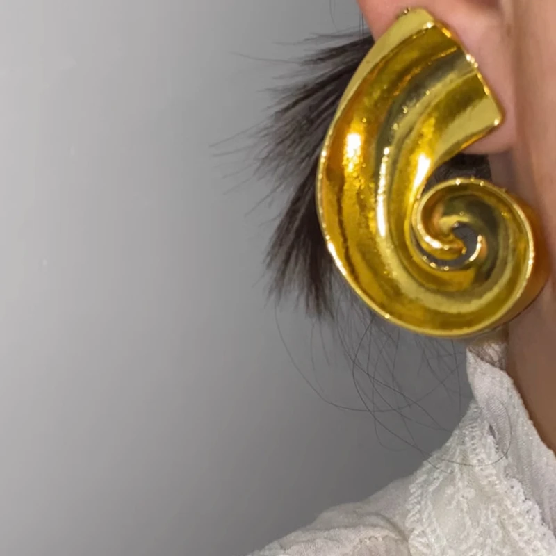 Exaggerated Metal Thick Irregular Large Earrings for Women European American Personality Statement Vintage Jewelry Gift New 2024