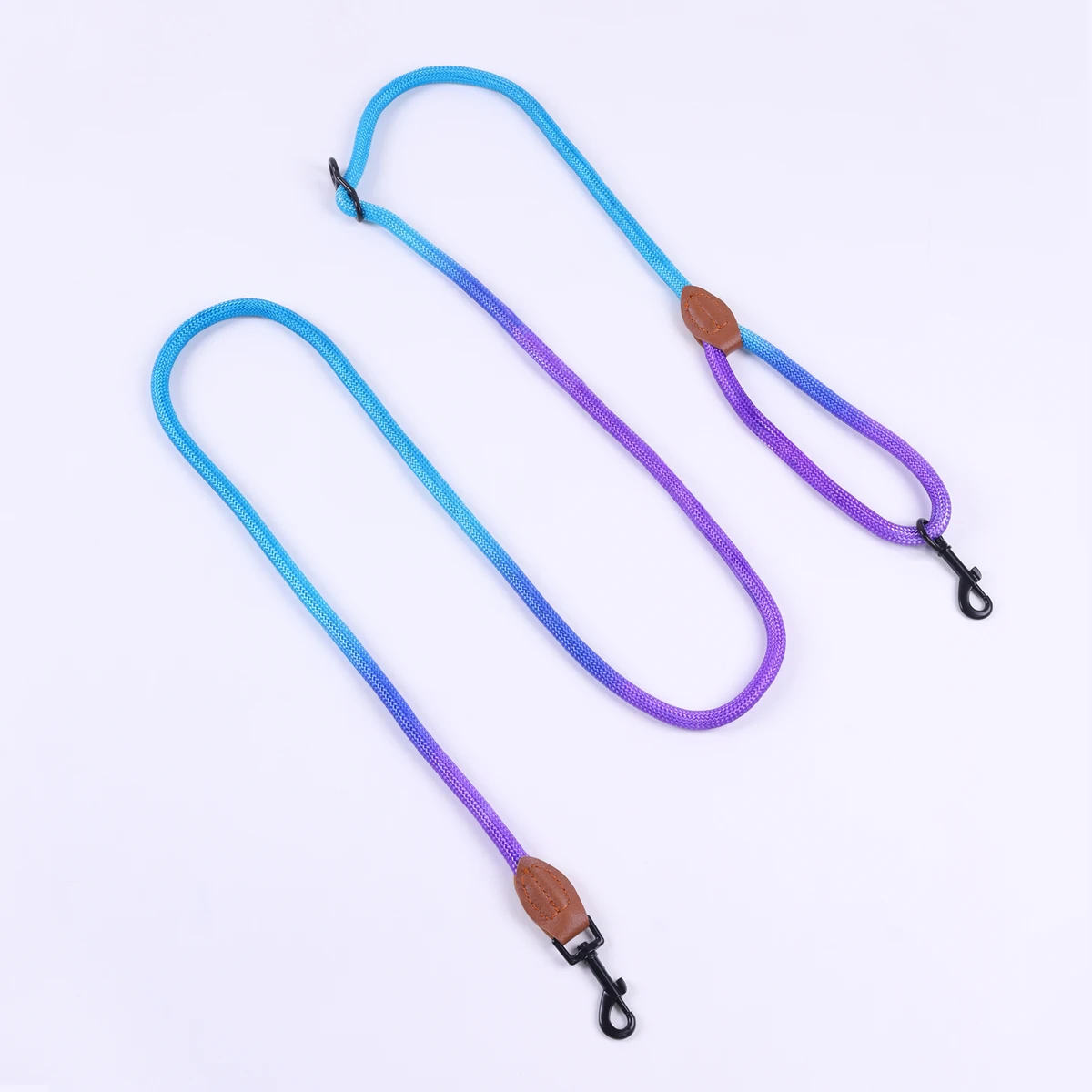 A gradient colorful outdoor multi-functional round rope pet dog handle dog leash