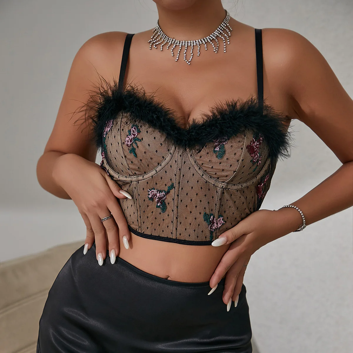 

Fashion Sleeveless Boned Bustier Corset Crop Tops with Feather Women Sexy Vest Lingerie Halter Camis Tank Top Slim Skinny Tunic