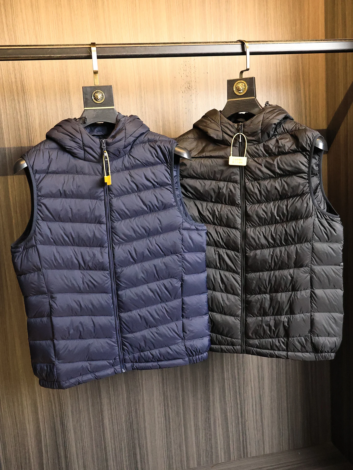 Comfortable Lightweight Warm Men's down Vest Autumn Winter Waterproof 90 Duck down Hooded Jacket Fashion Urban Style Regular Fit